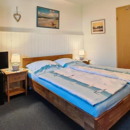 Bobert Kleines Ferienzimmer *